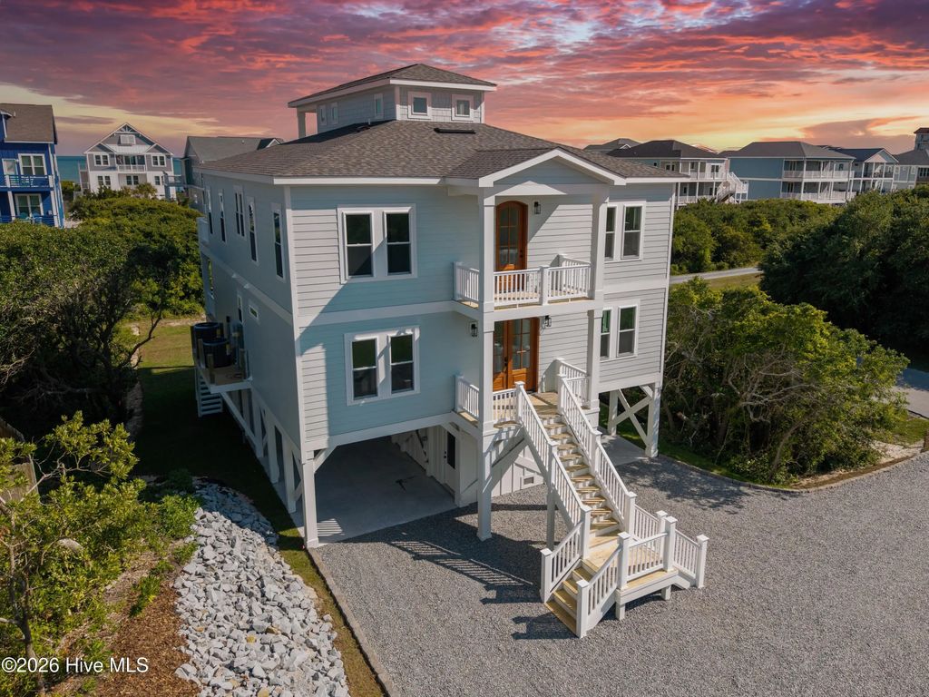 1 Bottlenose Boulevard, North Topsail Beach