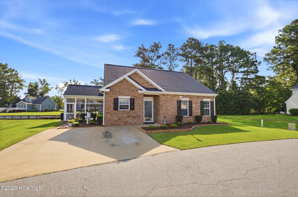 240 Sulidae Court, Elizabeth City