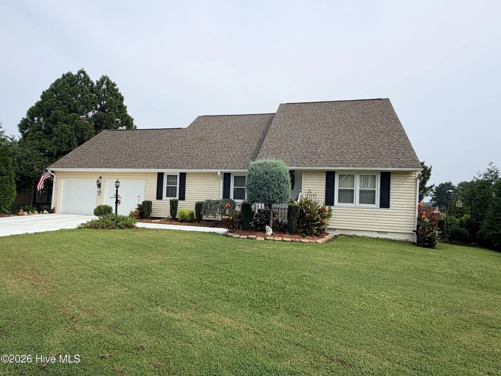 683 Cedar Point, Vass