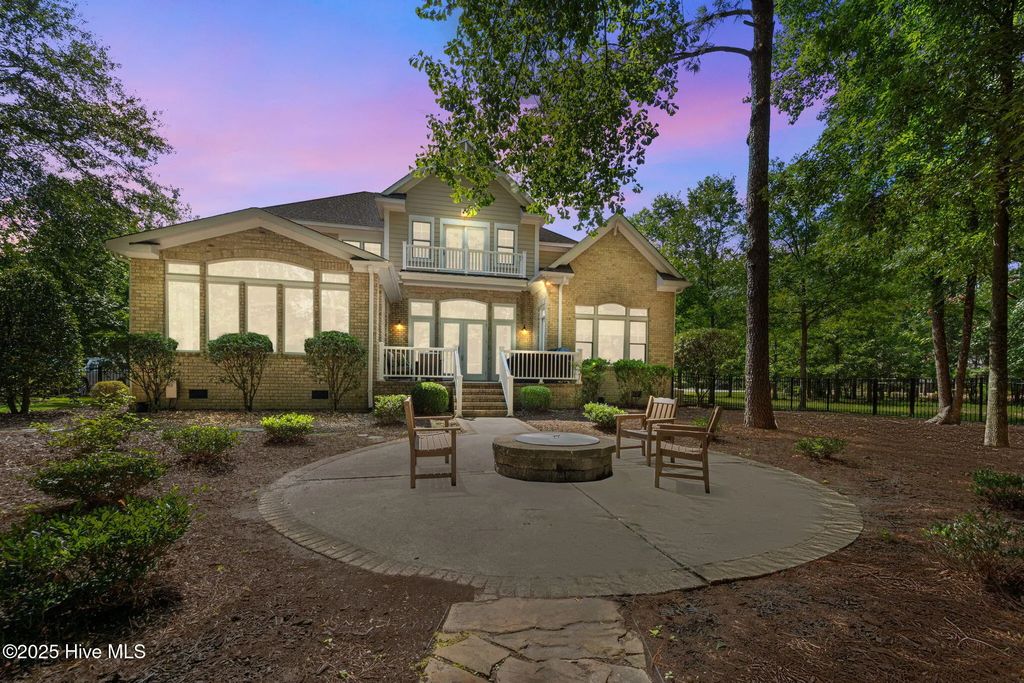125 Falling Water Way, Wallace