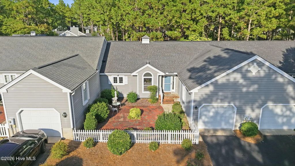 2302 Wentworth Circle, Pinehurst