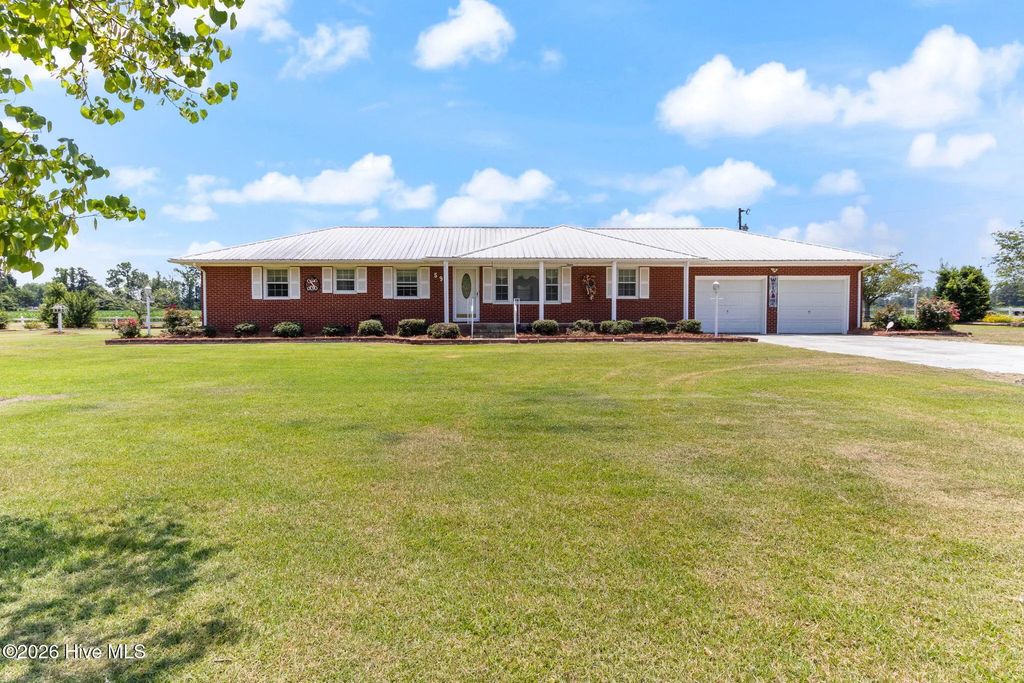 593 Singletary Mill Pond Road, Bladenboro