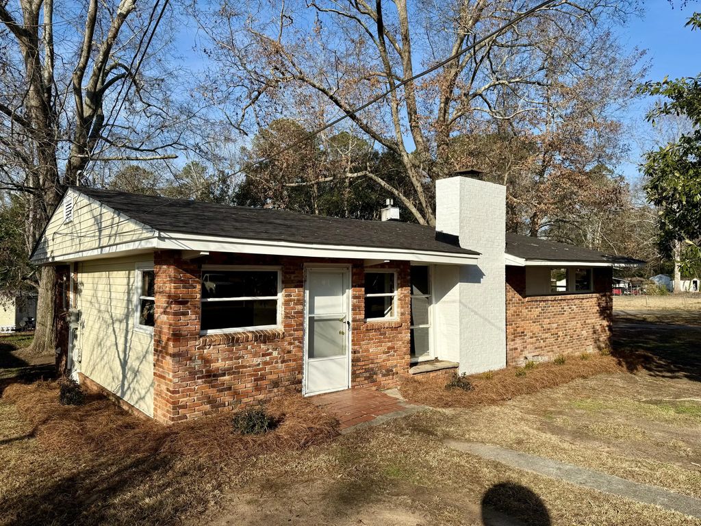 609 Hillcrest Drive, McDuffie