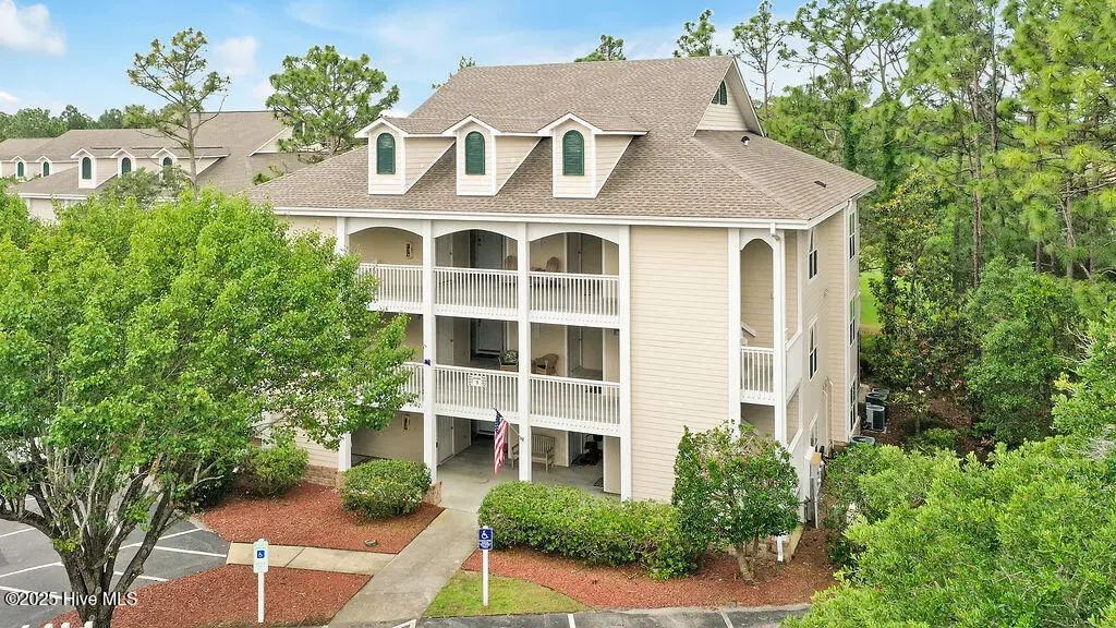 3350 Club Villas Drive # 105, Southport