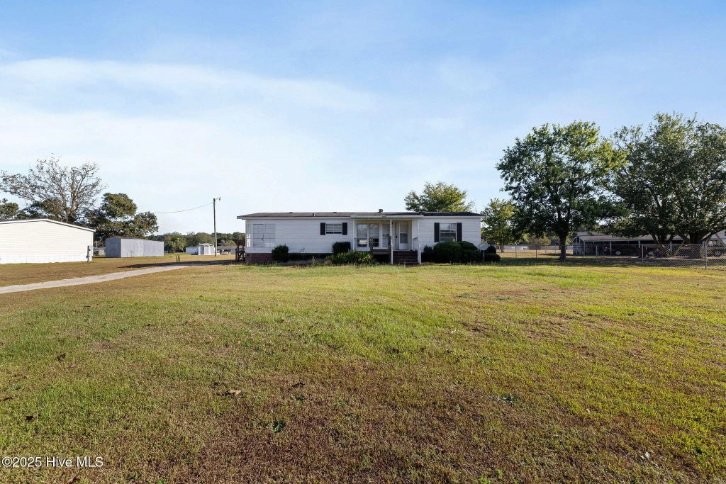 3821 Lindsey Lane, La Grange