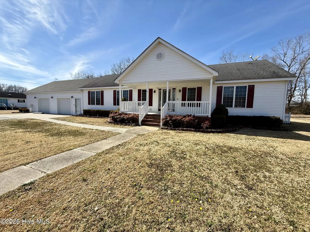 1045 Mascot Lane, Williamston