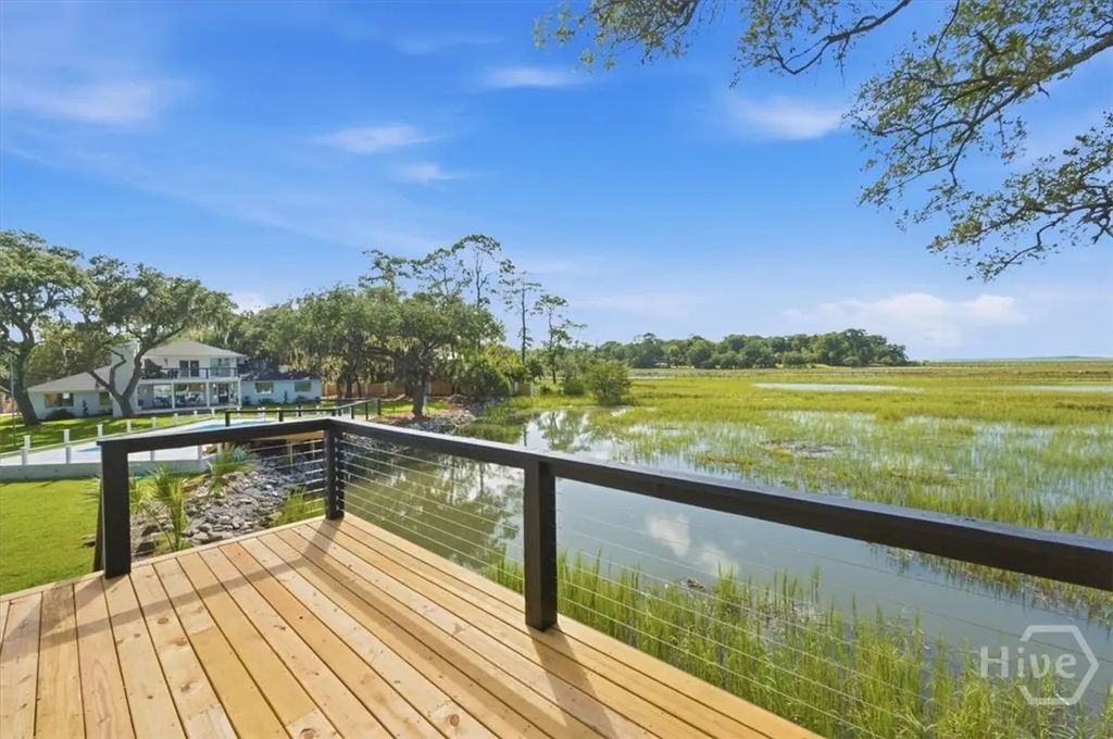 302 E Point Drive, Savannah