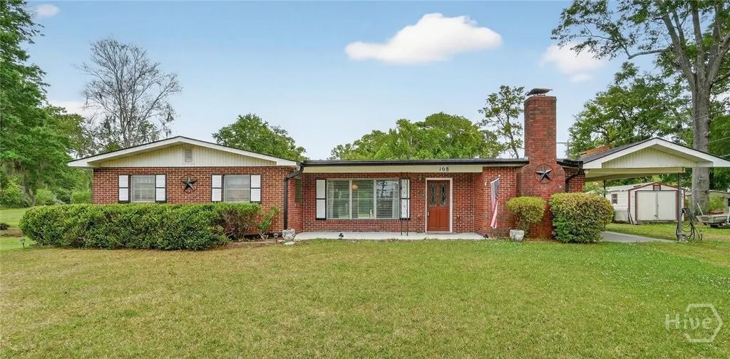 108 Azalea Avenue, Garden City