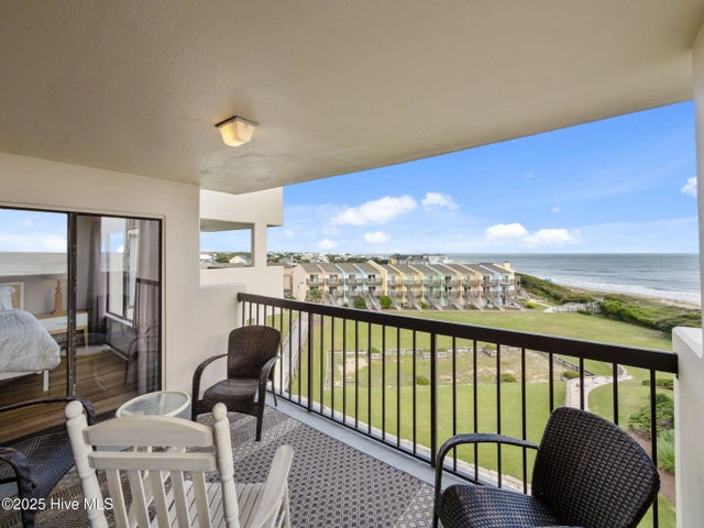 8801 Reed Drive 415w, Emerald Isle
