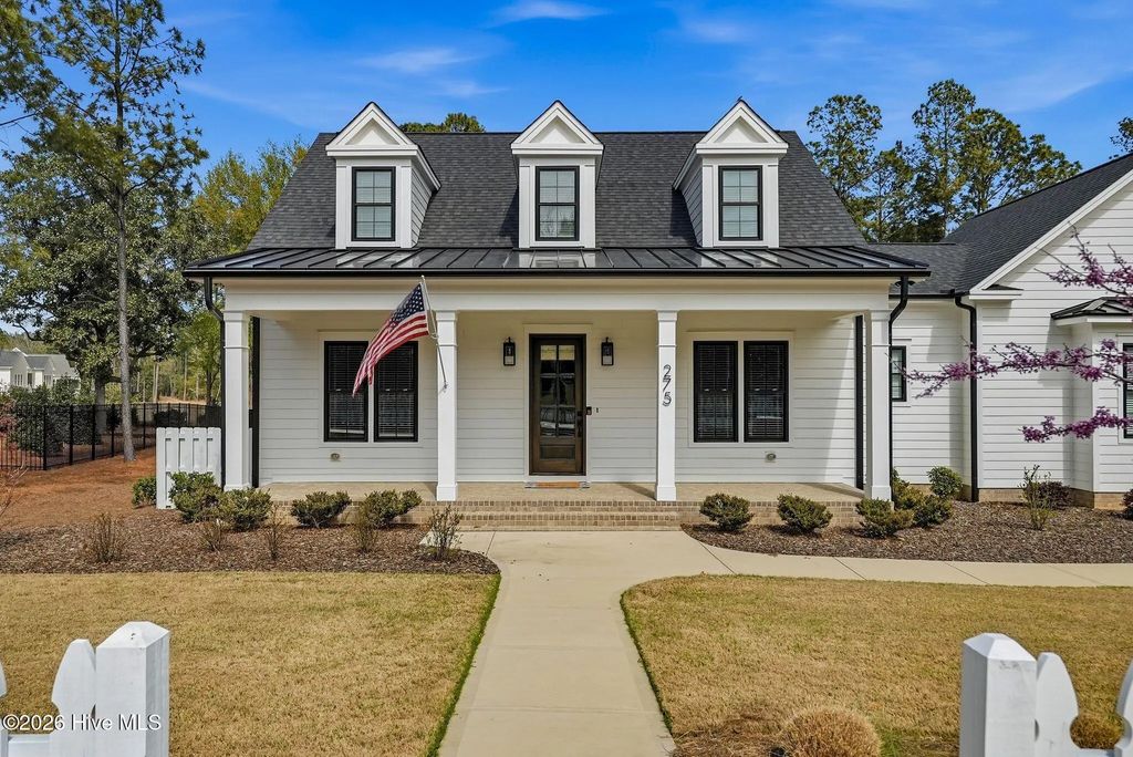 275 Hollycrest Drive, Pinehurst