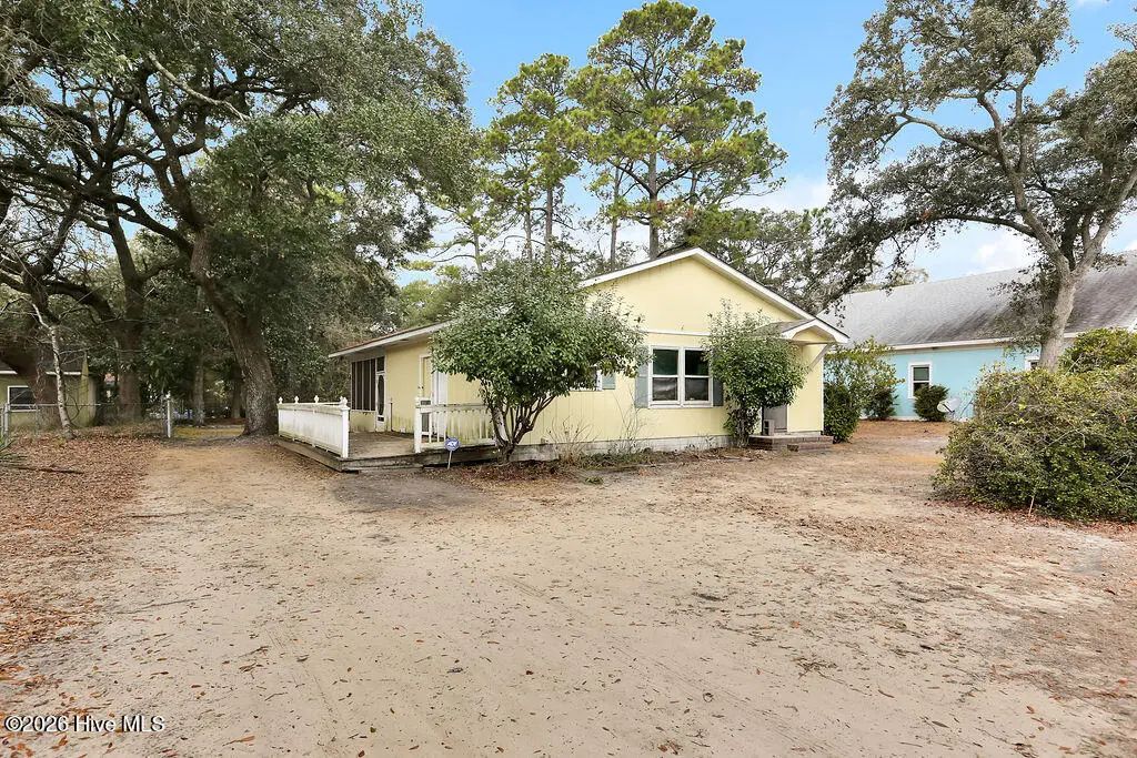 417 E Leonard Street, Southport