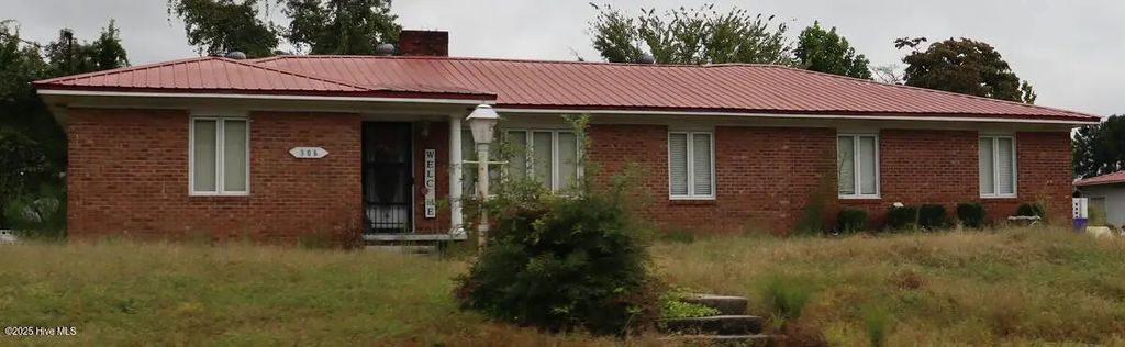 306 Greenfield Boulevard, Greenville