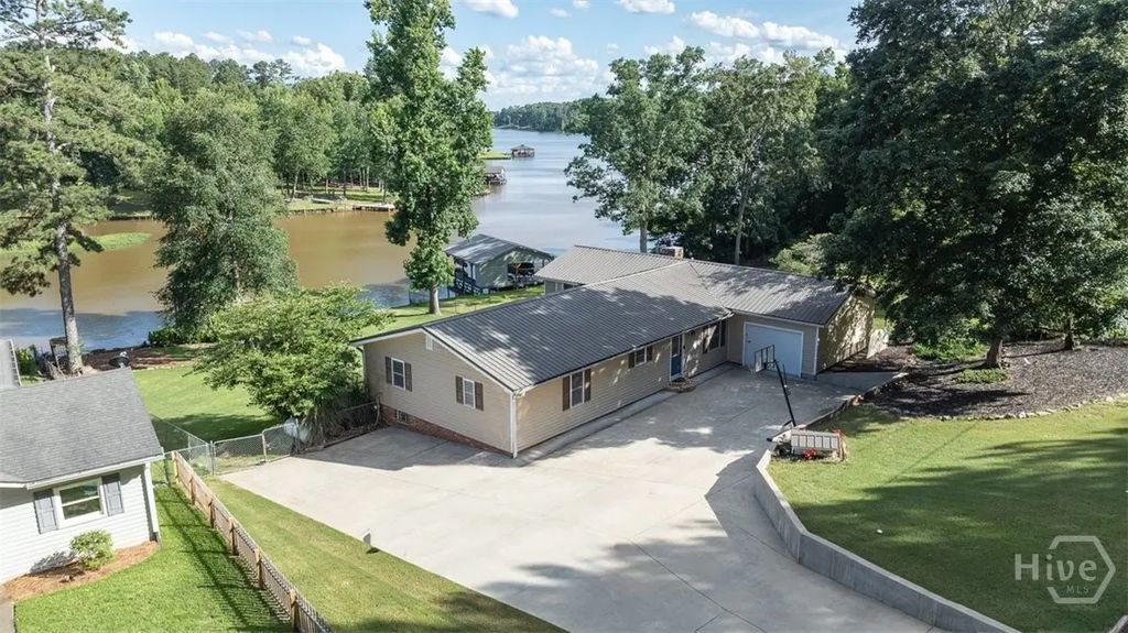 162 Quail Knoll Drive, Eatonton