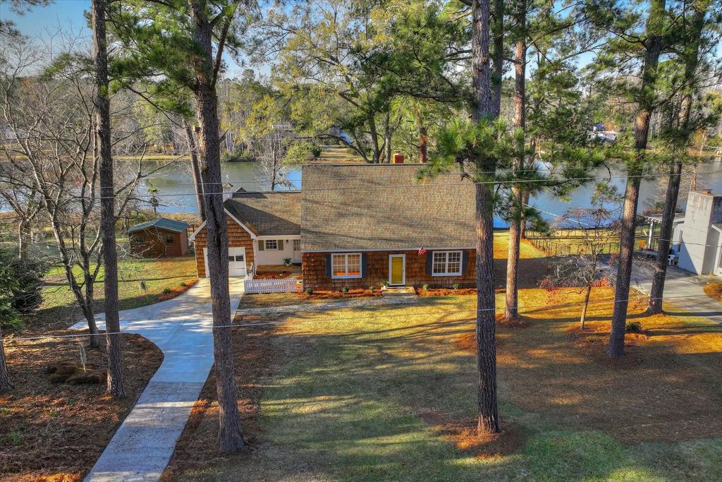 134 Lake Bluff Drive, Burke