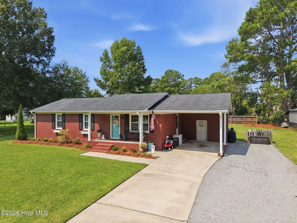 412 Gayle Boulevard, Winterville