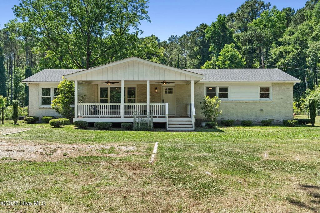 13290 New Britton Highway E, Nakina