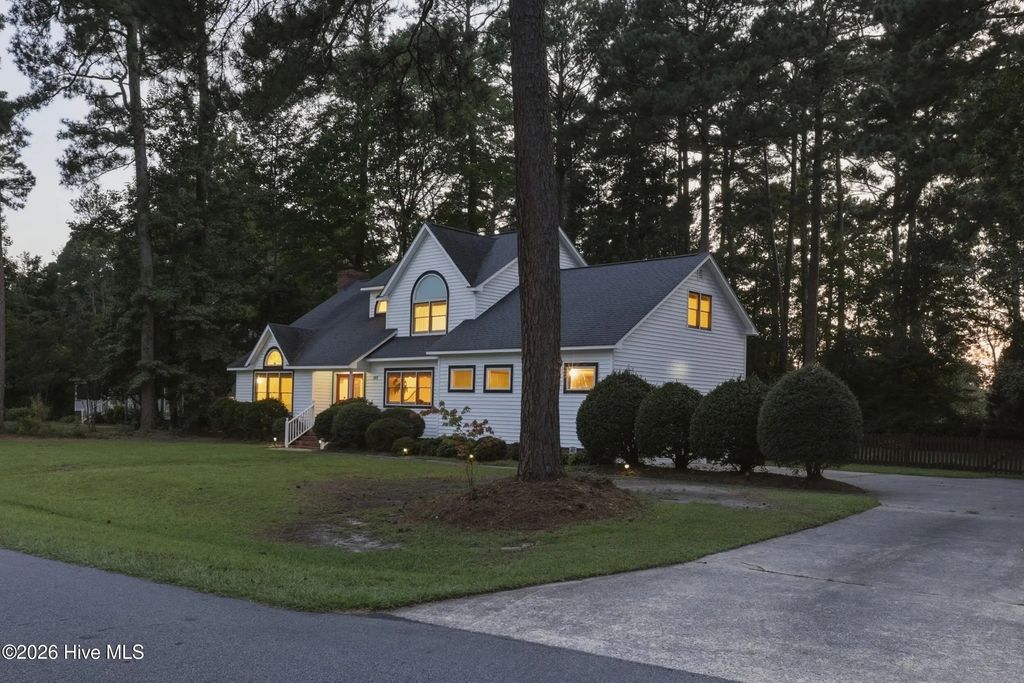 102 Bishop Drive, Winterville
