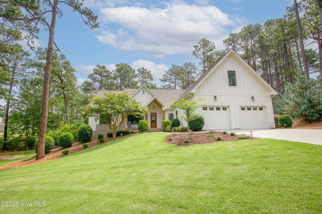 102 Greystones Court, Pinehurst