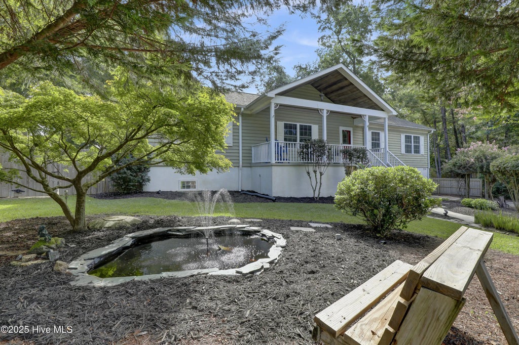 324 Knollwood Drive, Hampstead