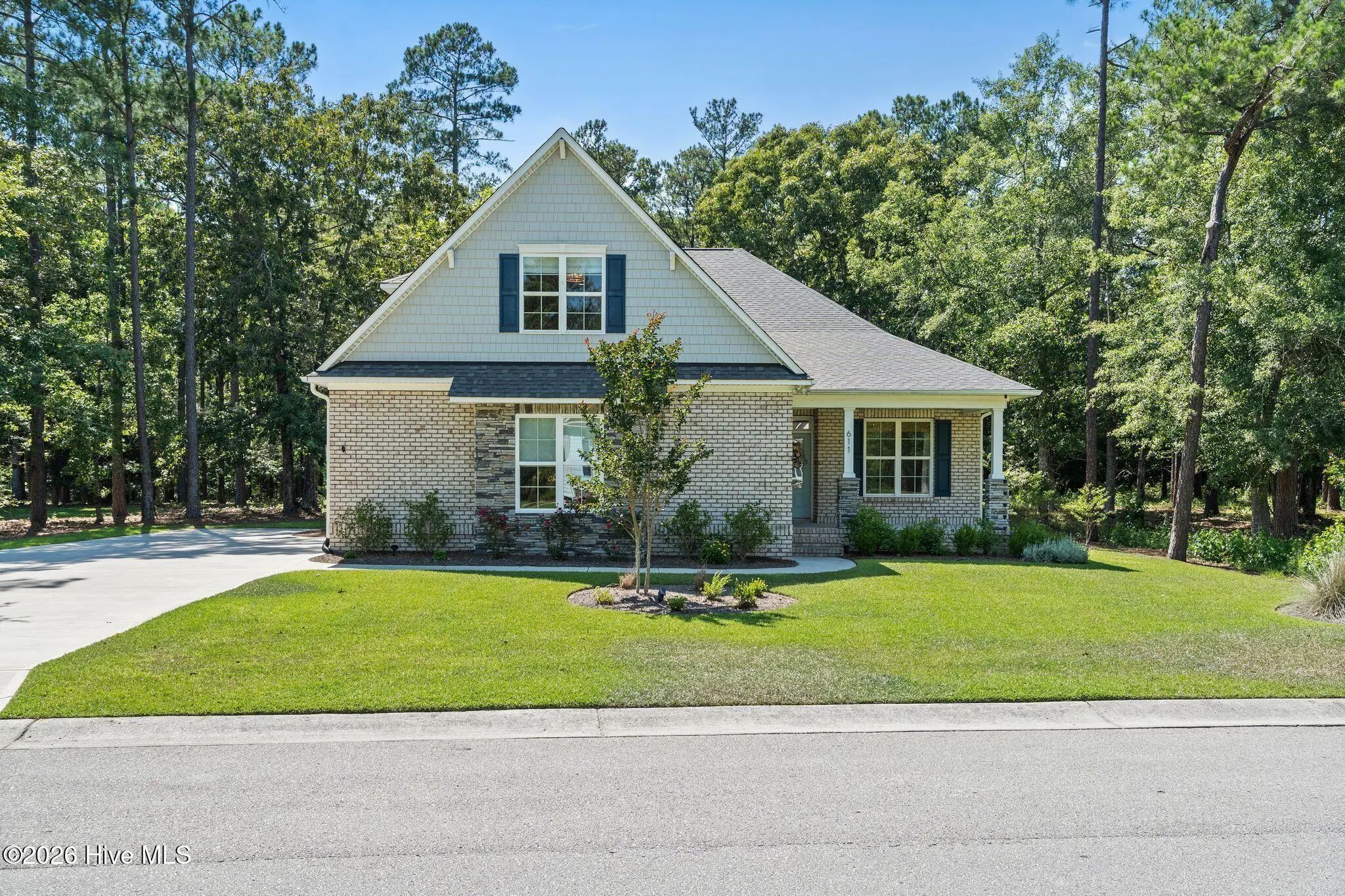 611 Grovewood Lane Se, Bolivia
