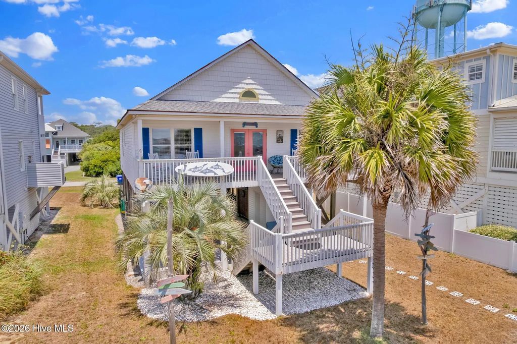 108 W Dolphin Drive, Oak Island Beach
