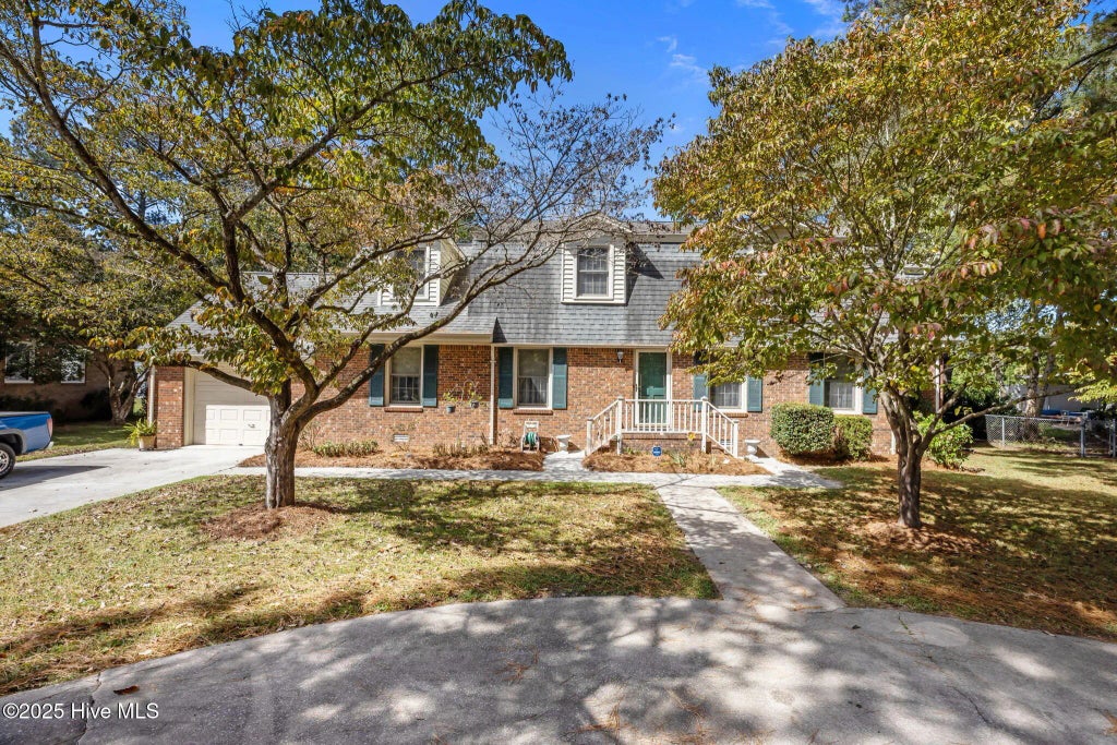 705 River Road, Trent Woods