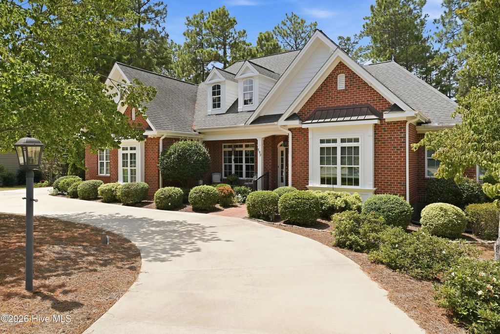 190 Wiregrass Lane, Southern Pines