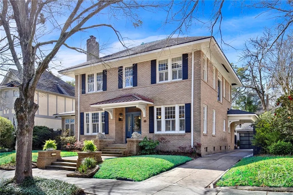 111 E 44th Street, Savannah