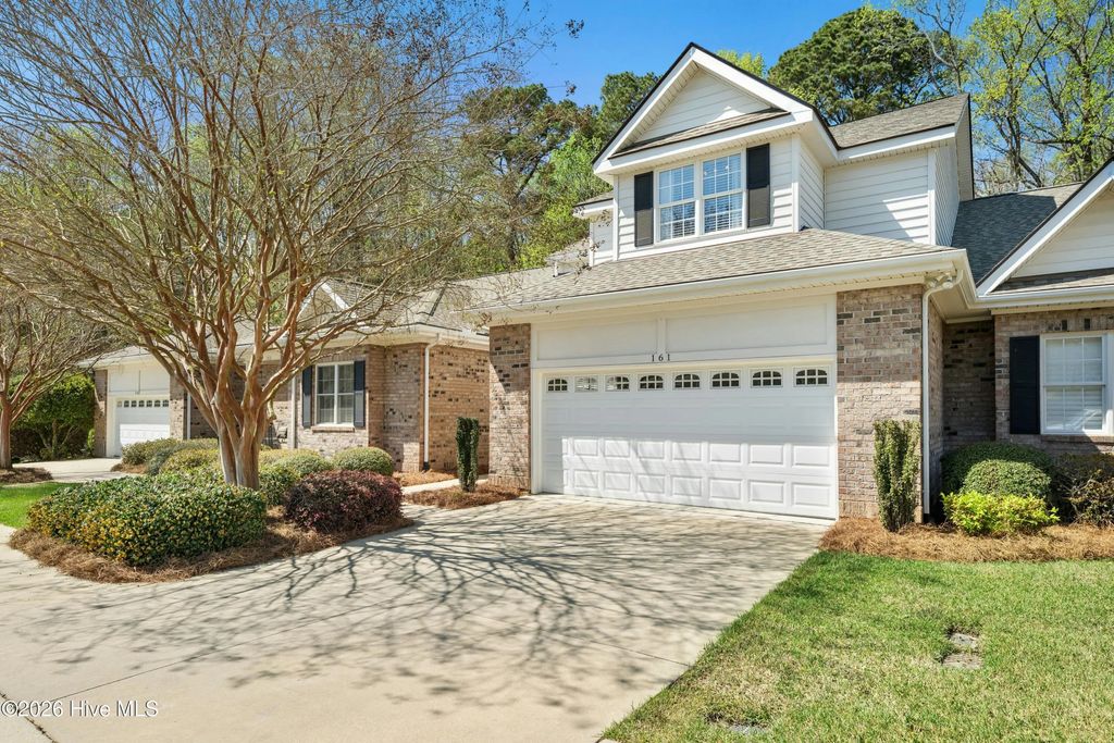 161 Lake Park Circle, Smithfield