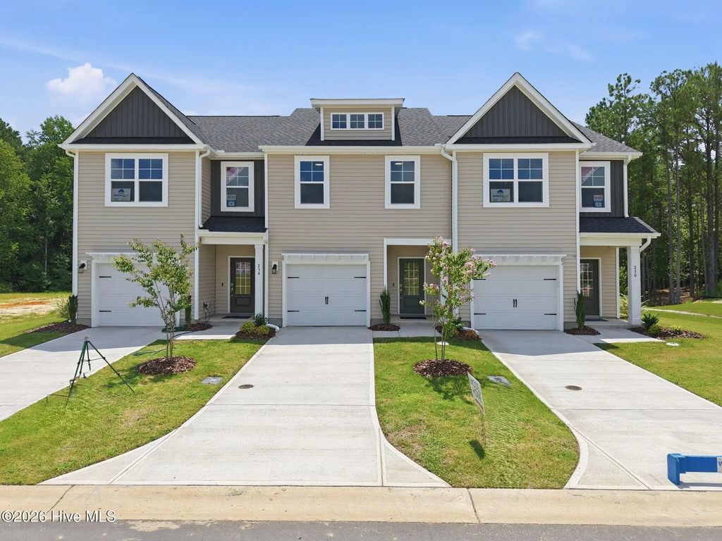 234 Elijah Way 9, Vass