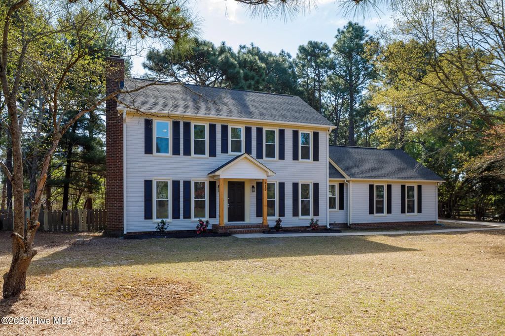312 Edinboro Drive, Southern Pines