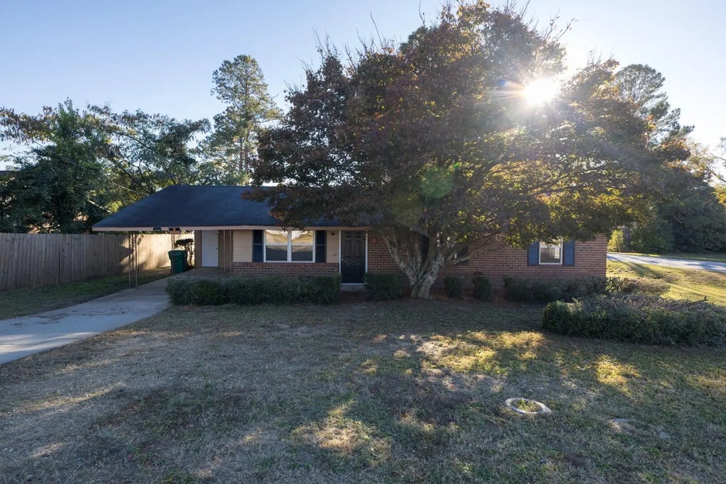402 E Robinson Avenue, Grovetown