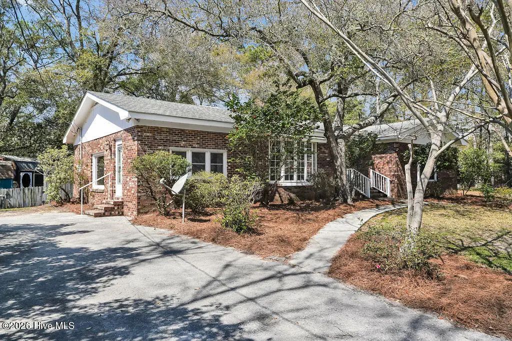 811 Memory Lane, Southport