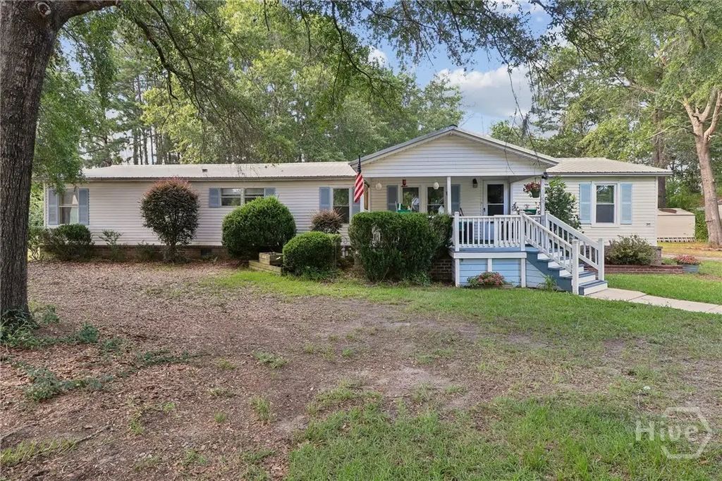 124 Edgewater Drive, Bloomingdale