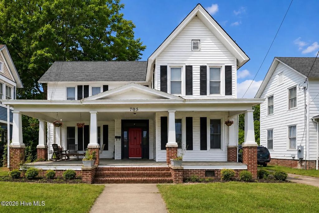 705 N Road Street, Elizabeth City