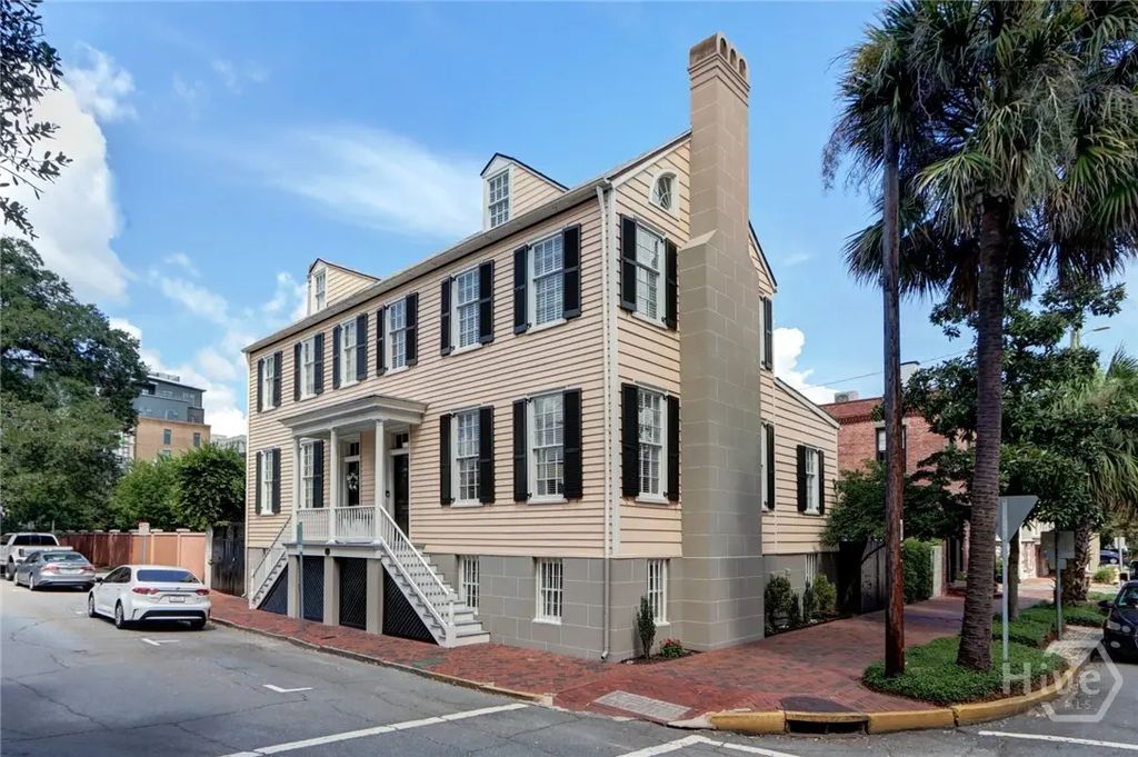 326 E Bryan Street, Savannah