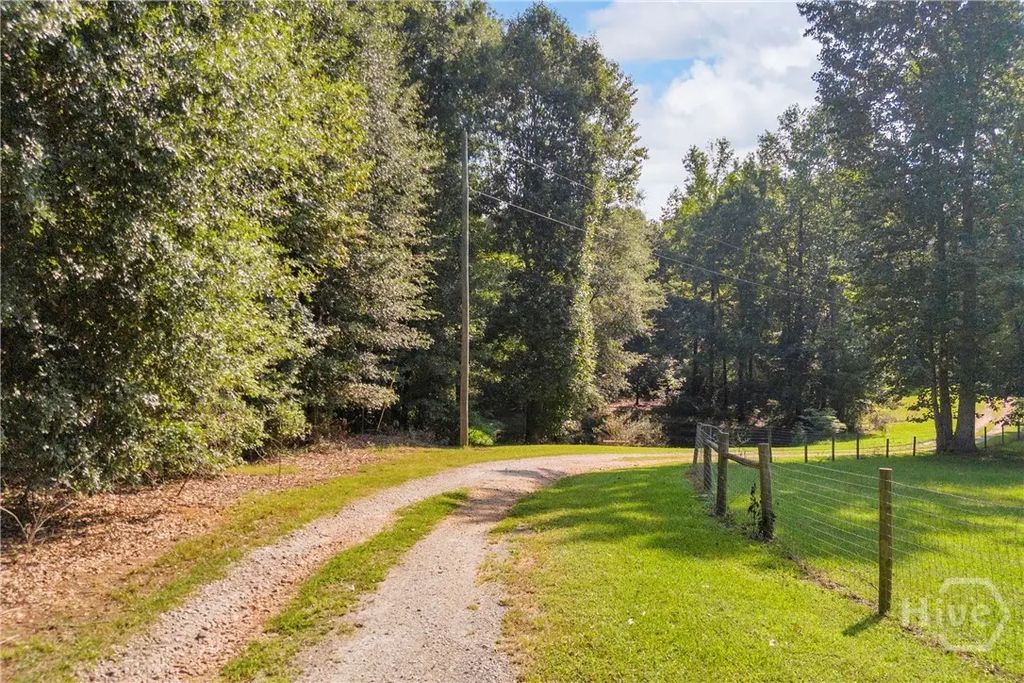 5688 Highway 82 Spur, Commerce