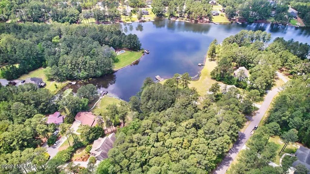 16 Lakeshore Drive, Wagram