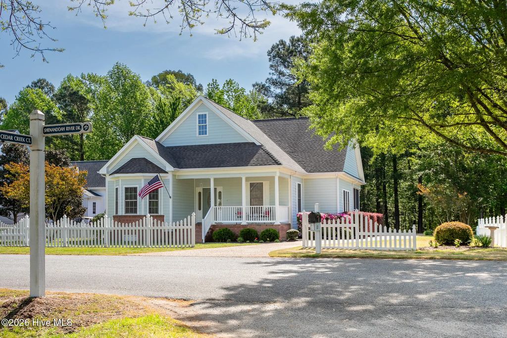 121 Shenandoah River Drive, Hertford