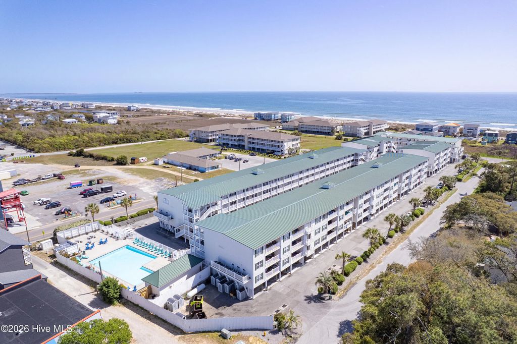 105 Se 58th Street # 6103, Oak Island Beach