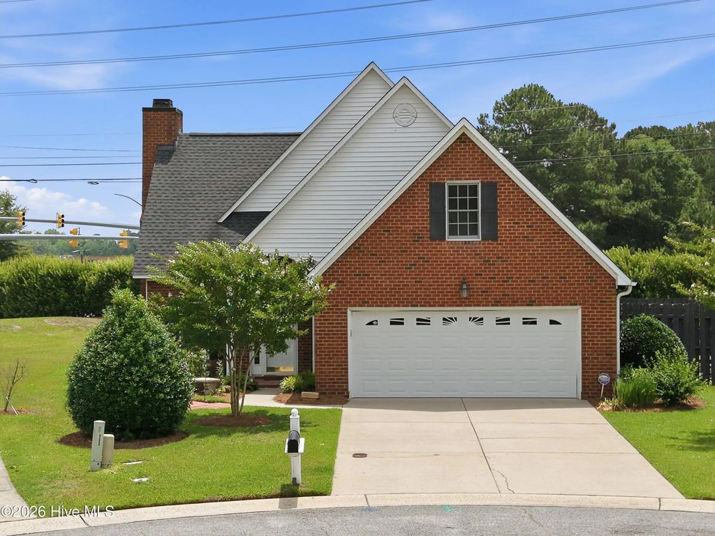 4001 Walkers Court, Winterville