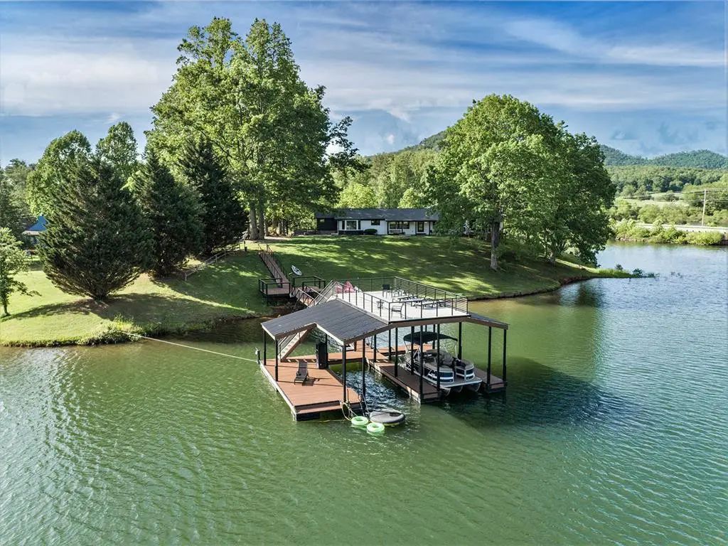 834 Lower Bell Creek Road, Towns