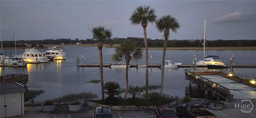 2902 River Drive 202, Savannah