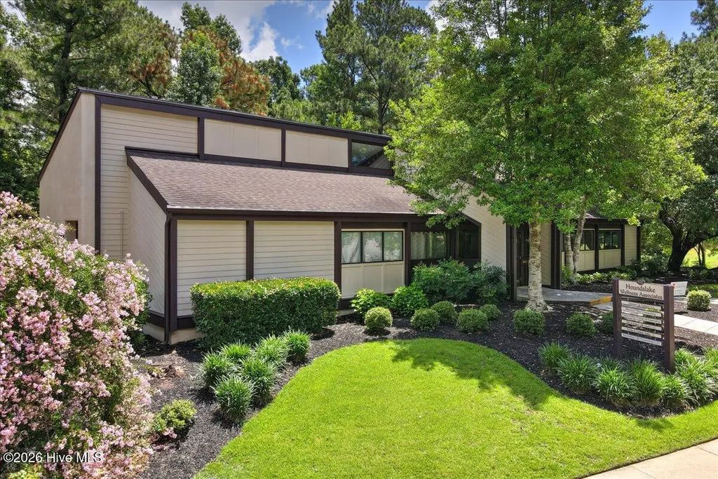 918 Houndslake Drive B204, Aiken