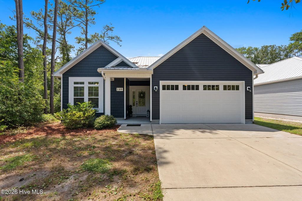 109 Nw 24th Street, Oak Island