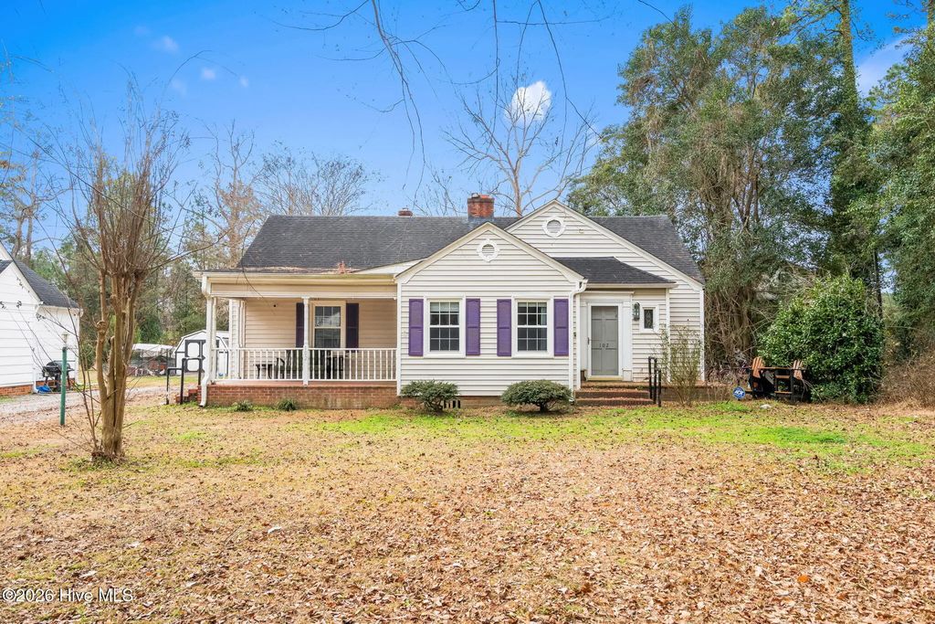 102 Sandwall Avenue, Tabor City