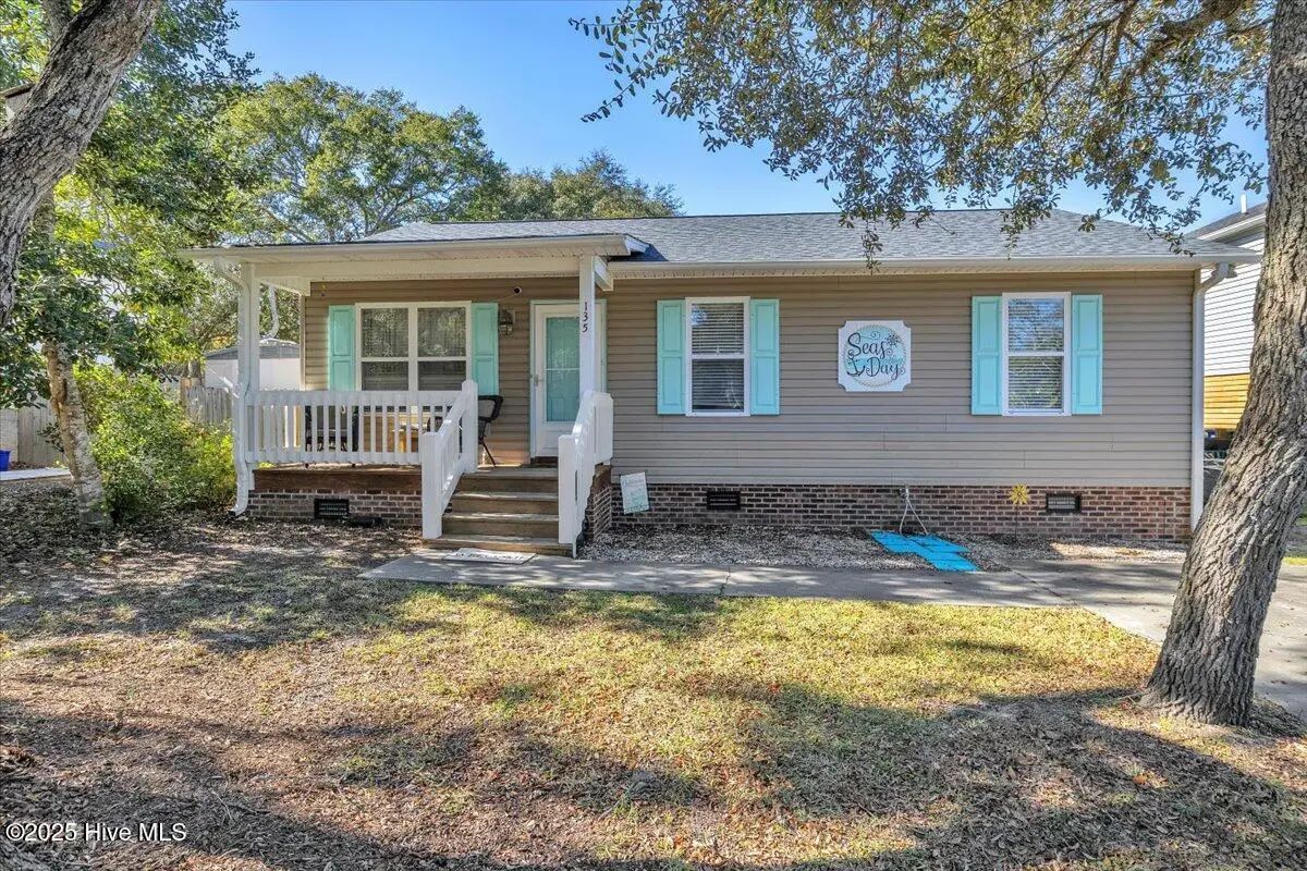 135 Ne 36th Street, Oak Island