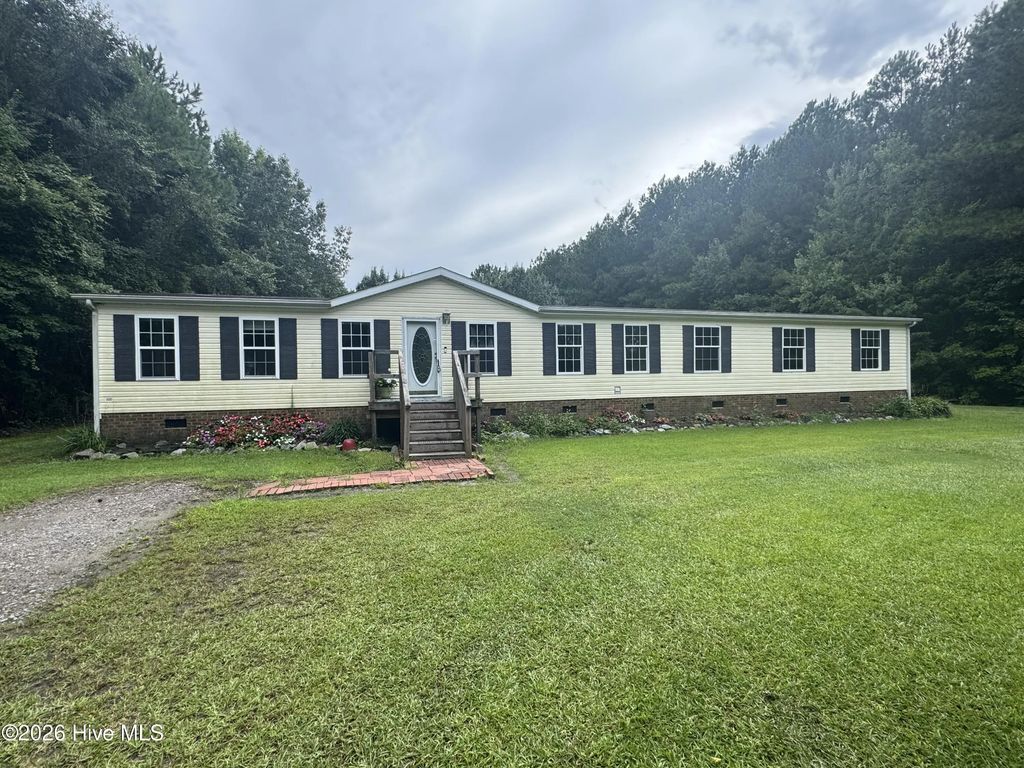 1225 Lynchs Corner Road, Elizabeth City