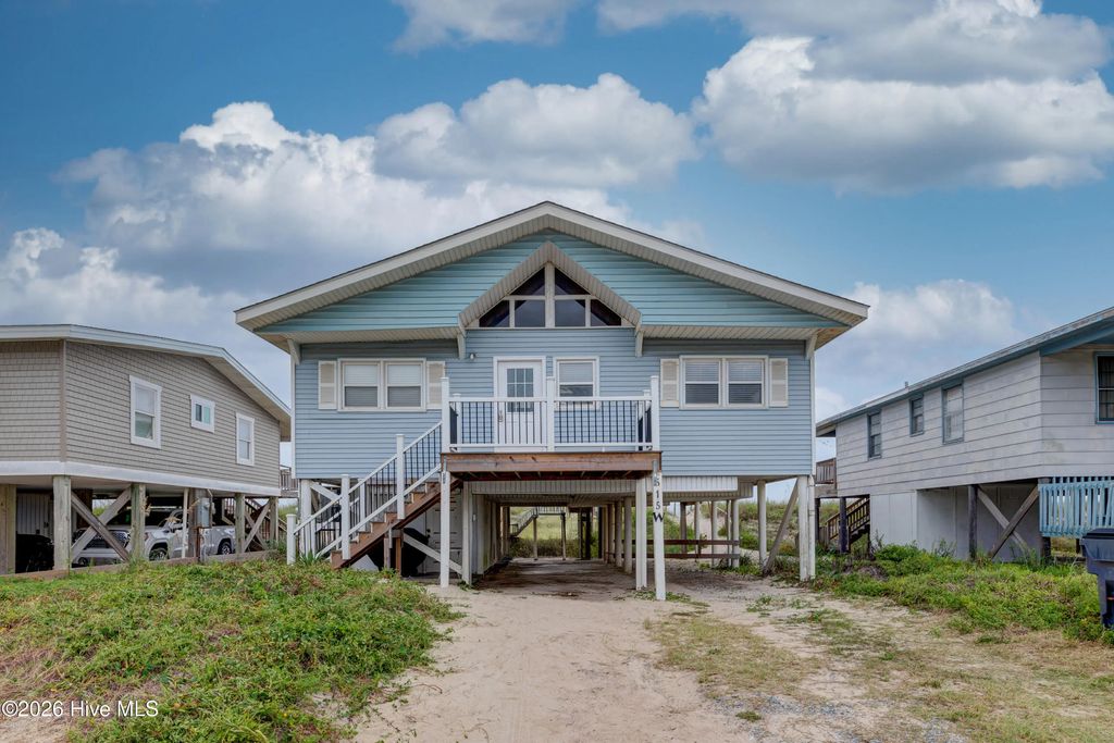 515 W Beach Drive, Oak Island Beach