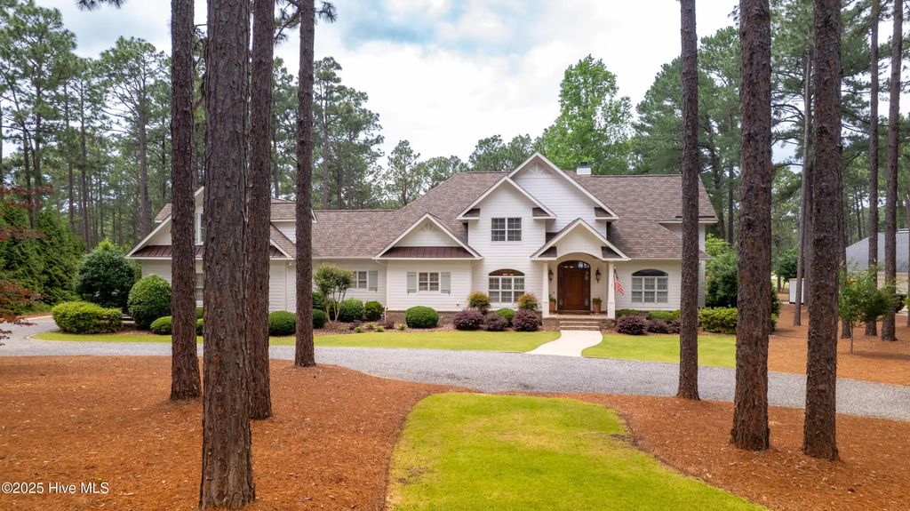 370 Lake Dornoch Drive, Pinehurst